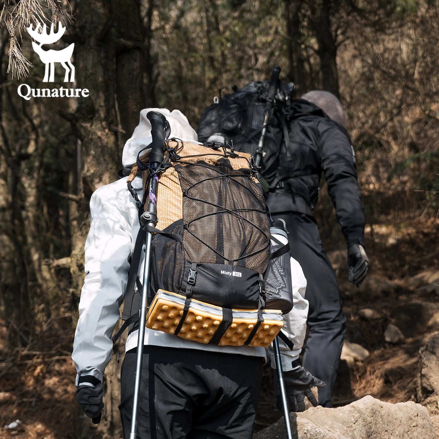 Qunature Lightweight Backpack 35L Waterproof Hiking Backpack Men Women Outdoor Breathable Camping Cycling  Travel Hydration Pack